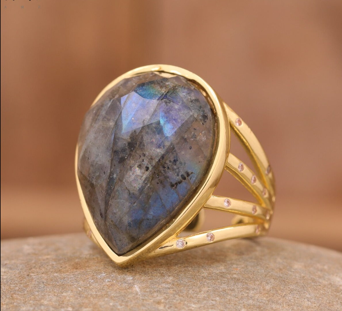 Teardrop Classic Stone Finger Ring